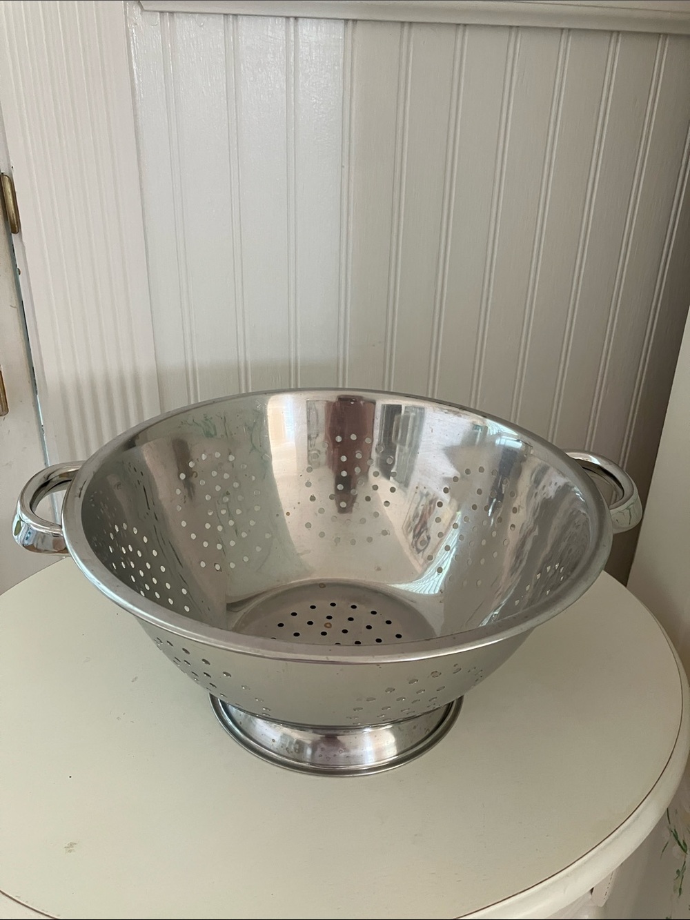 Stainless Steel Kitchen Colander With Sturdy Base and Handles